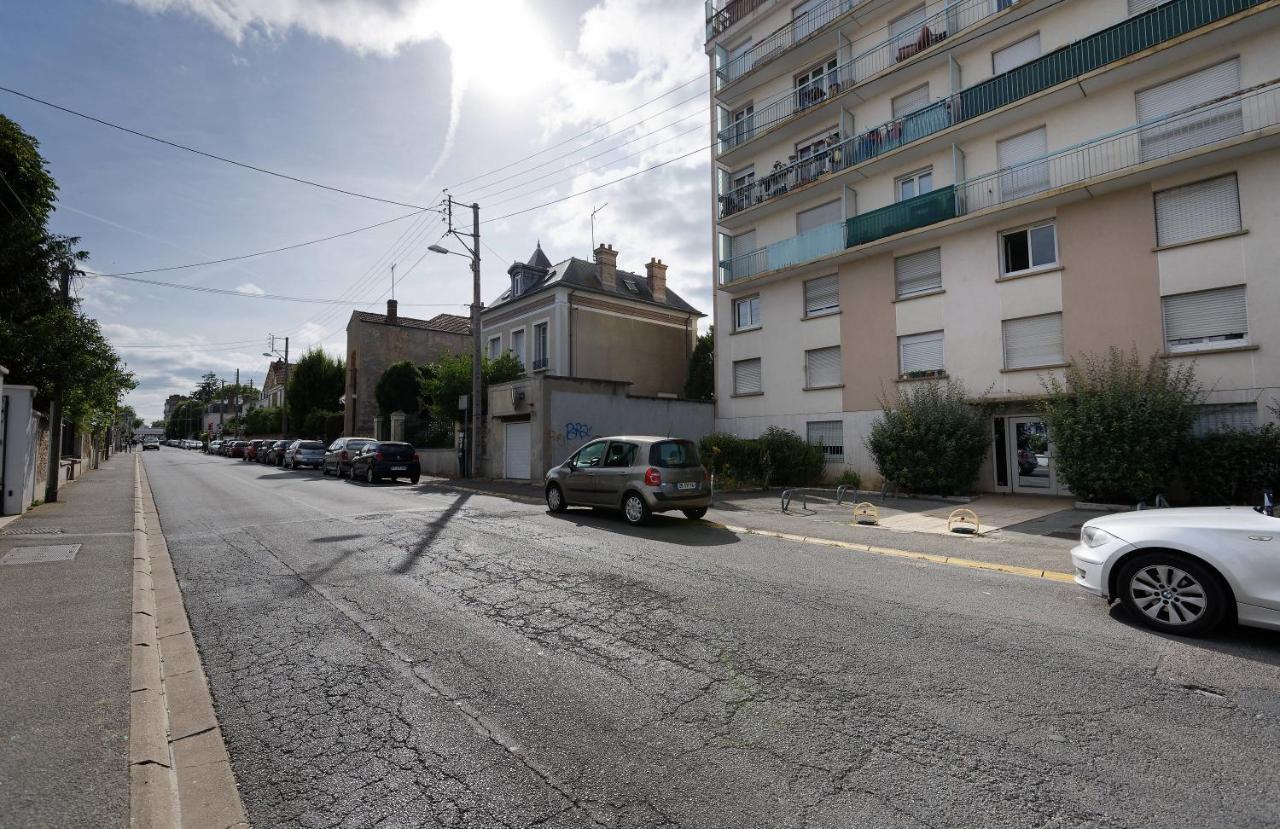 Studio A 300 Metres De La Gare Et 25 Minutes De Paris En Train Melun Ngoại thất bức ảnh