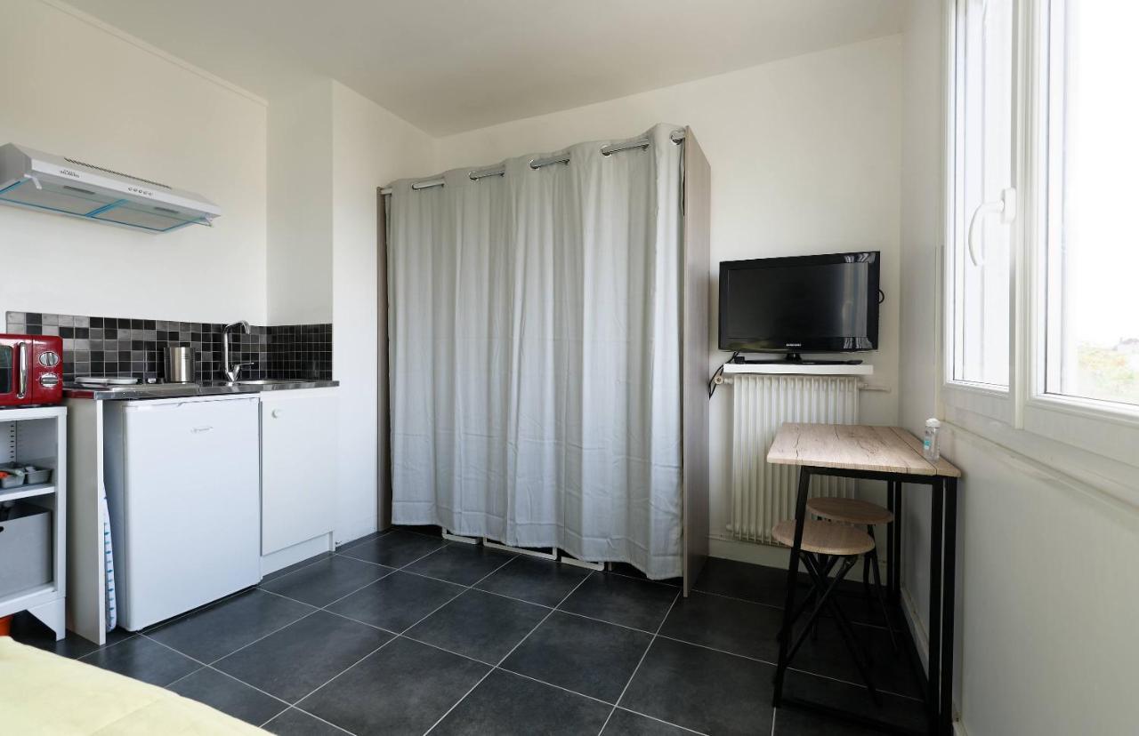 Studio A 300 Metres De La Gare Et 25 Minutes De Paris En Train Melun Ngoại thất bức ảnh