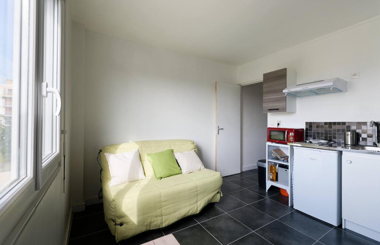 Studio A 300 Metres De La Gare Et 25 Minutes De Paris En Train Melun Ngoại thất bức ảnh