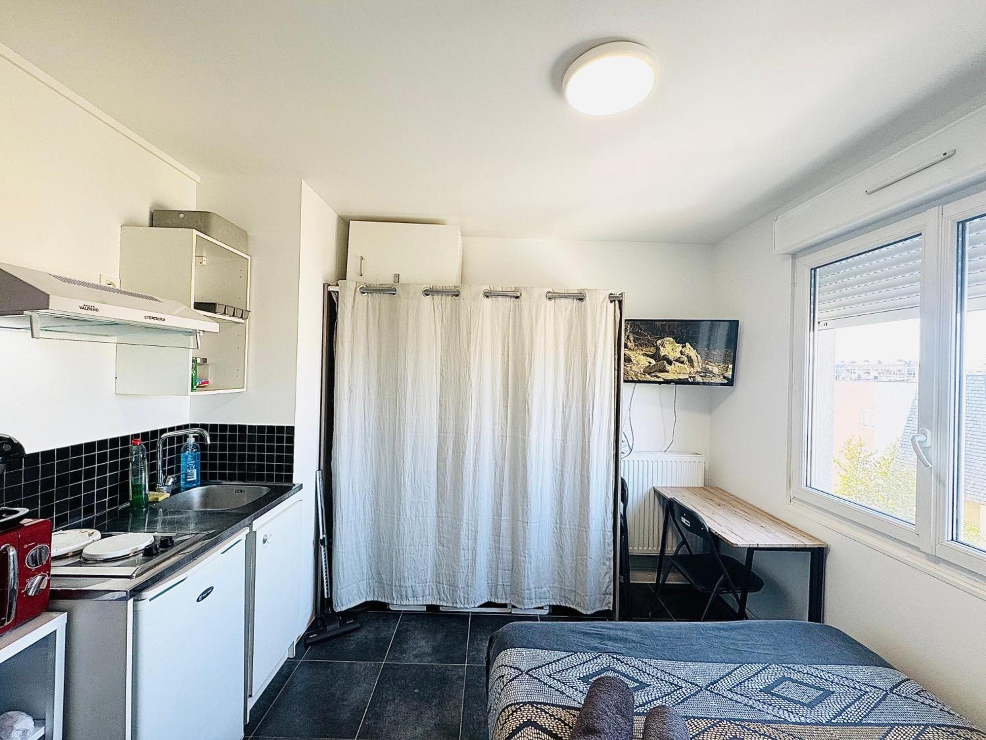 Studio A 300 Metres De La Gare Et 25 Minutes De Paris En Train Melun Ngoại thất bức ảnh