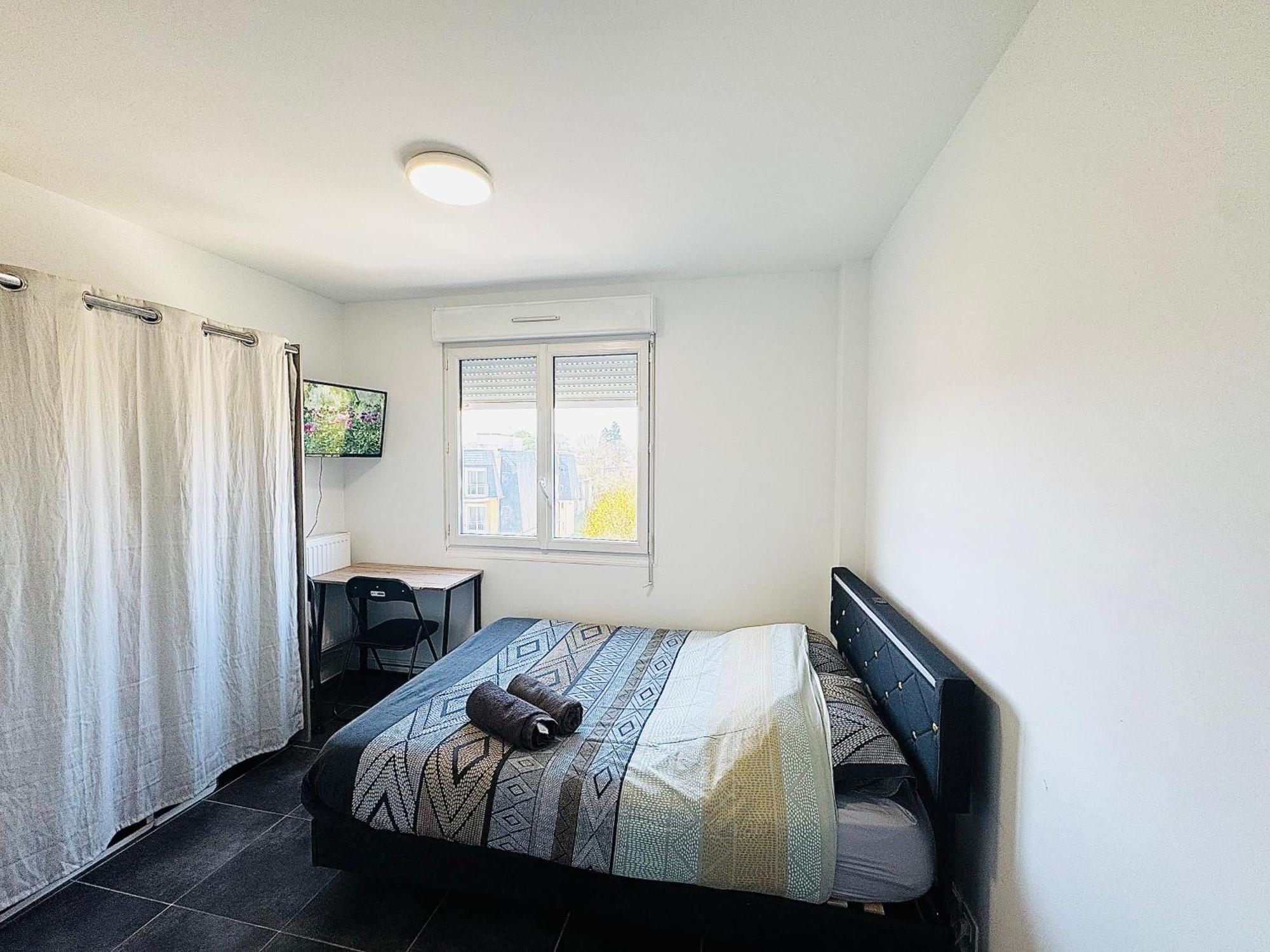 Studio A 300 Metres De La Gare Et 25 Minutes De Paris En Train Melun Ngoại thất bức ảnh