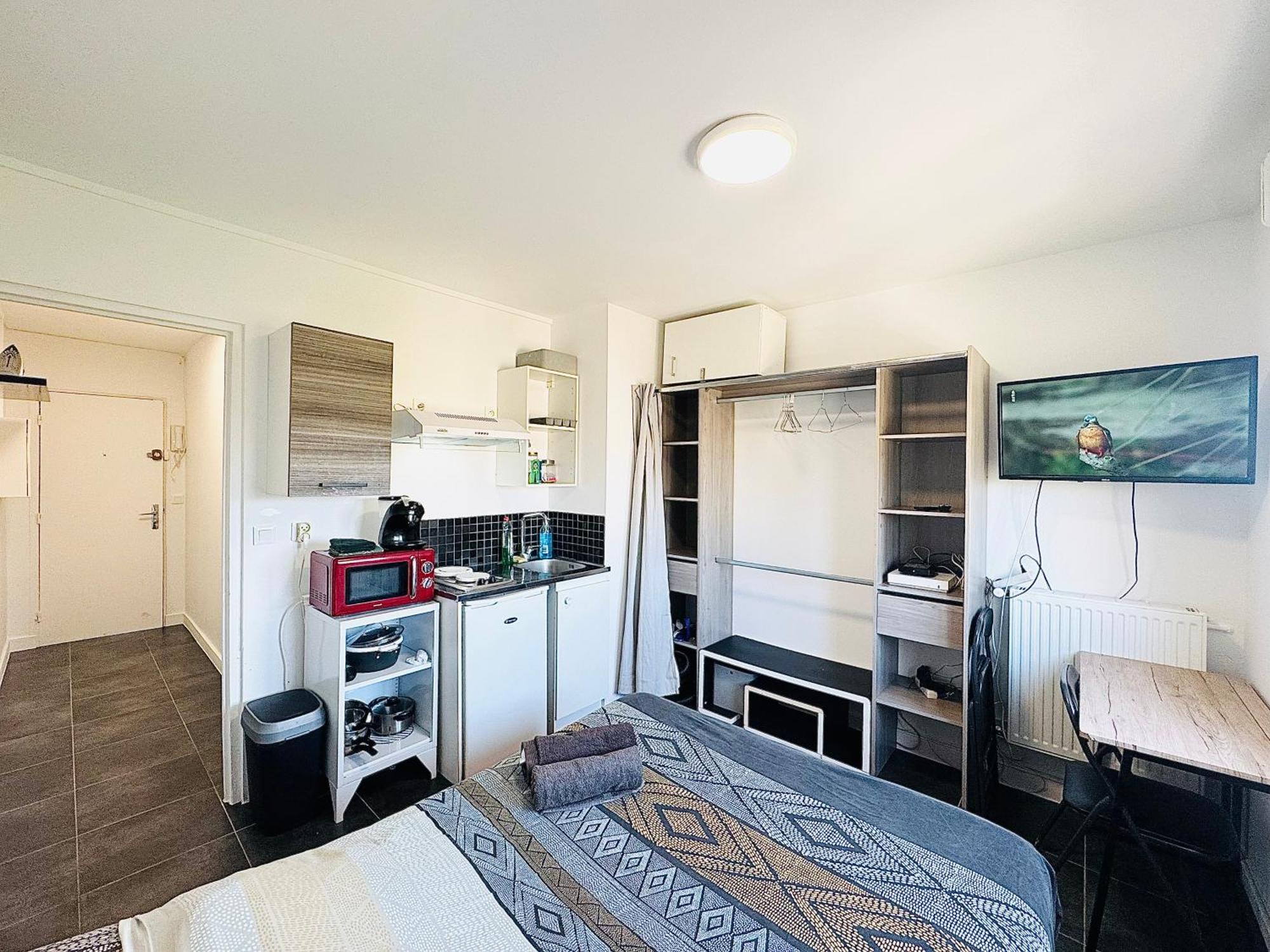 Studio A 300 Metres De La Gare Et 25 Minutes De Paris En Train Melun Ngoại thất bức ảnh