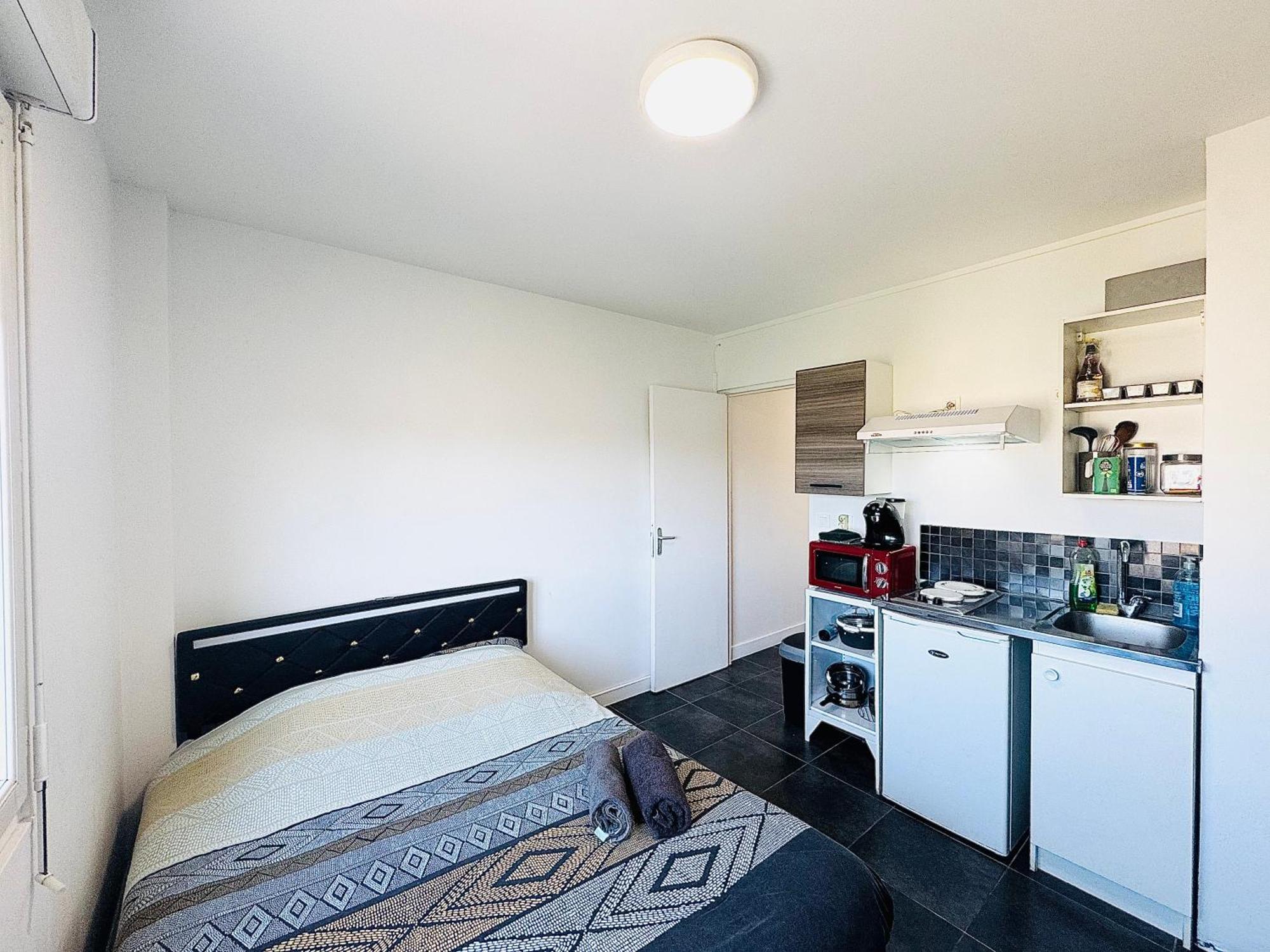 Studio A 300 Metres De La Gare Et 25 Minutes De Paris En Train Melun Ngoại thất bức ảnh