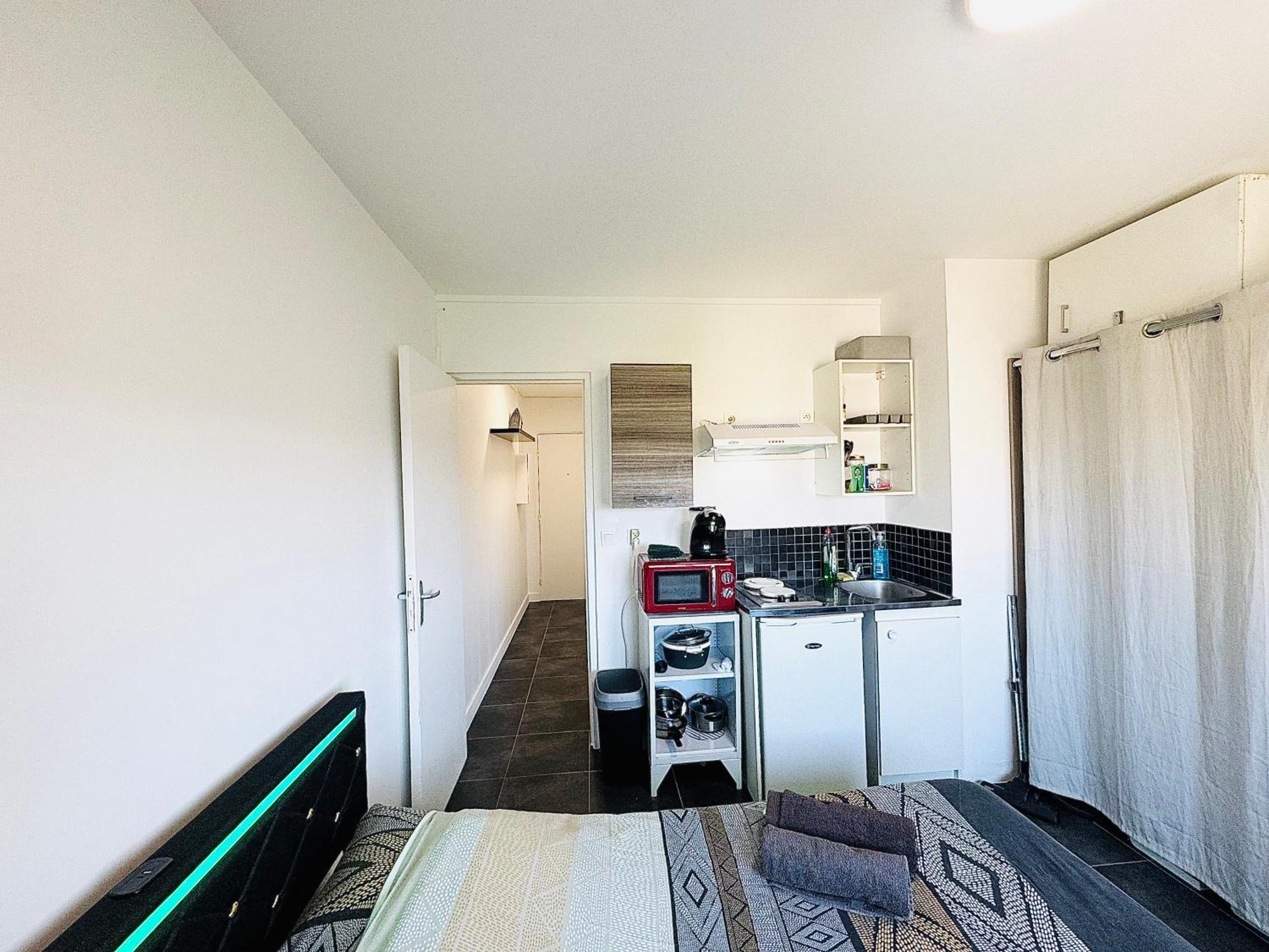 Studio A 300 Metres De La Gare Et 25 Minutes De Paris En Train Melun Ngoại thất bức ảnh