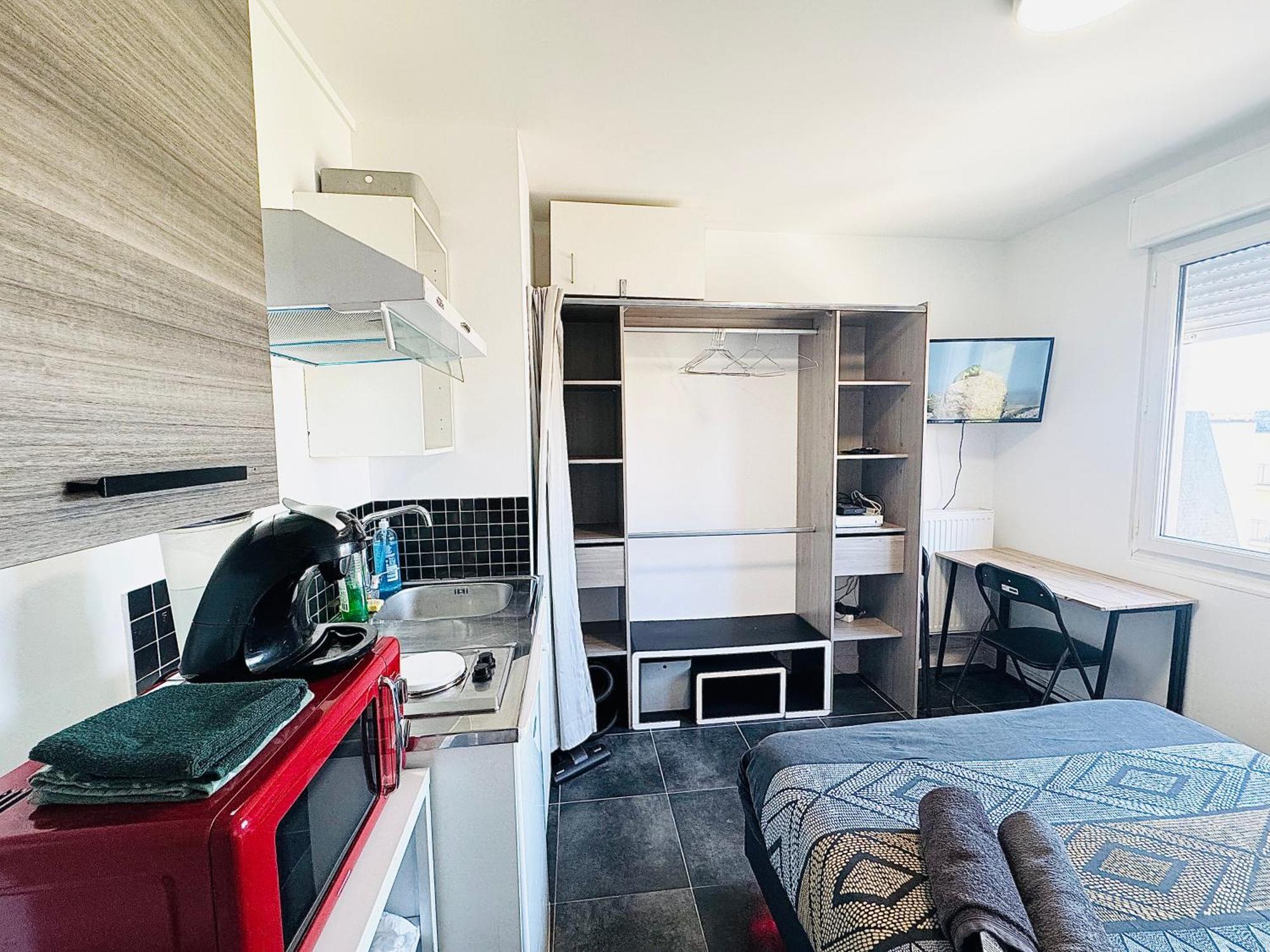 Studio A 300 Metres De La Gare Et 25 Minutes De Paris En Train Melun Ngoại thất bức ảnh
