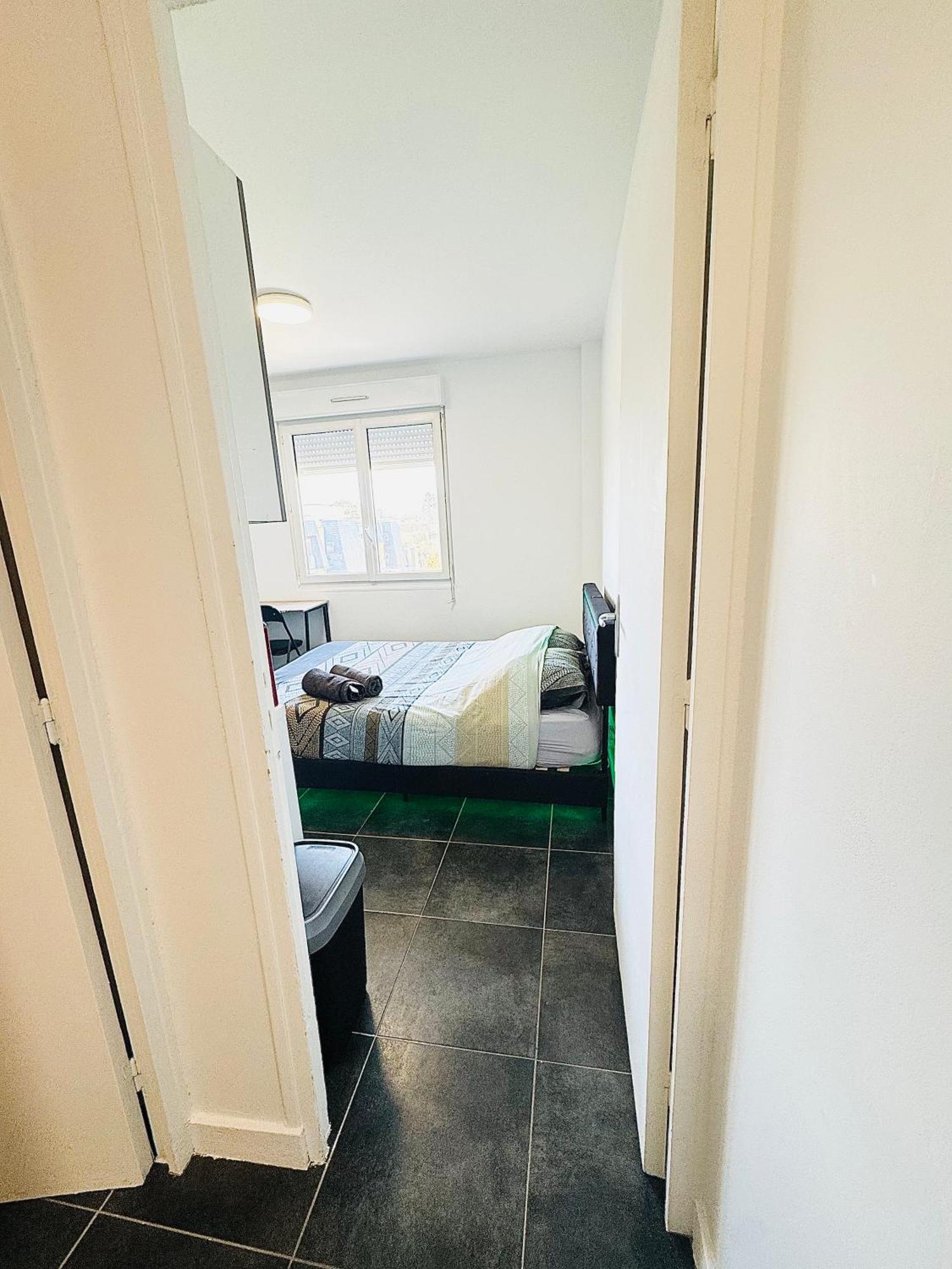 Studio A 300 Metres De La Gare Et 25 Minutes De Paris En Train Melun Ngoại thất bức ảnh