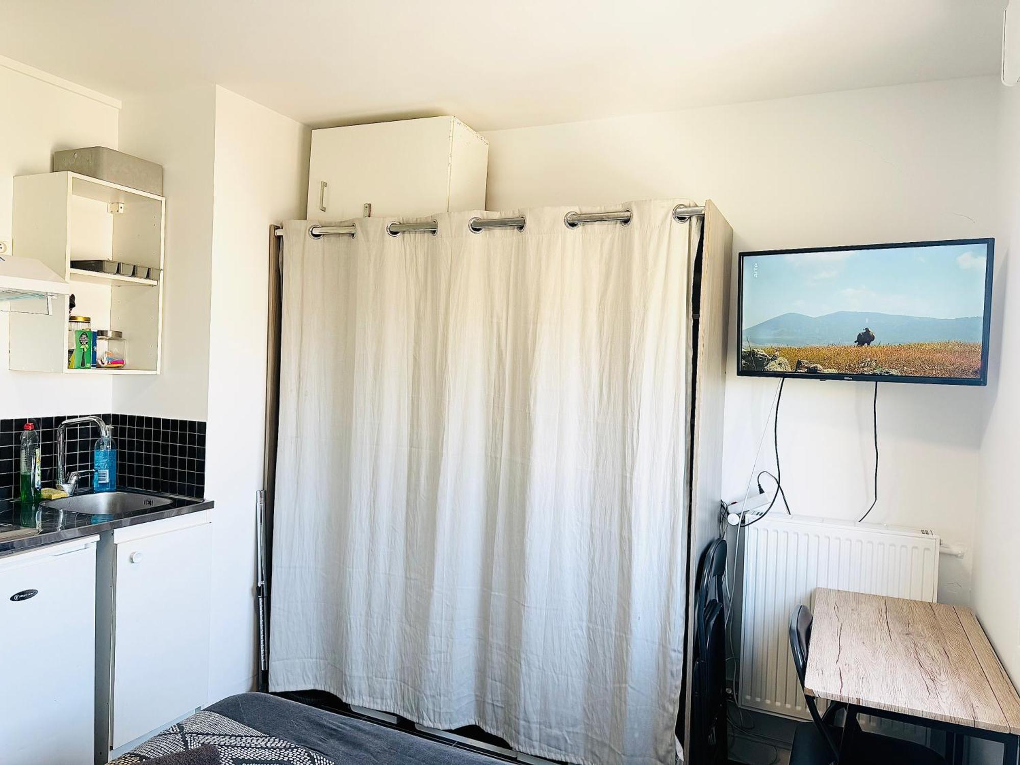 Studio A 300 Metres De La Gare Et 25 Minutes De Paris En Train Melun Ngoại thất bức ảnh