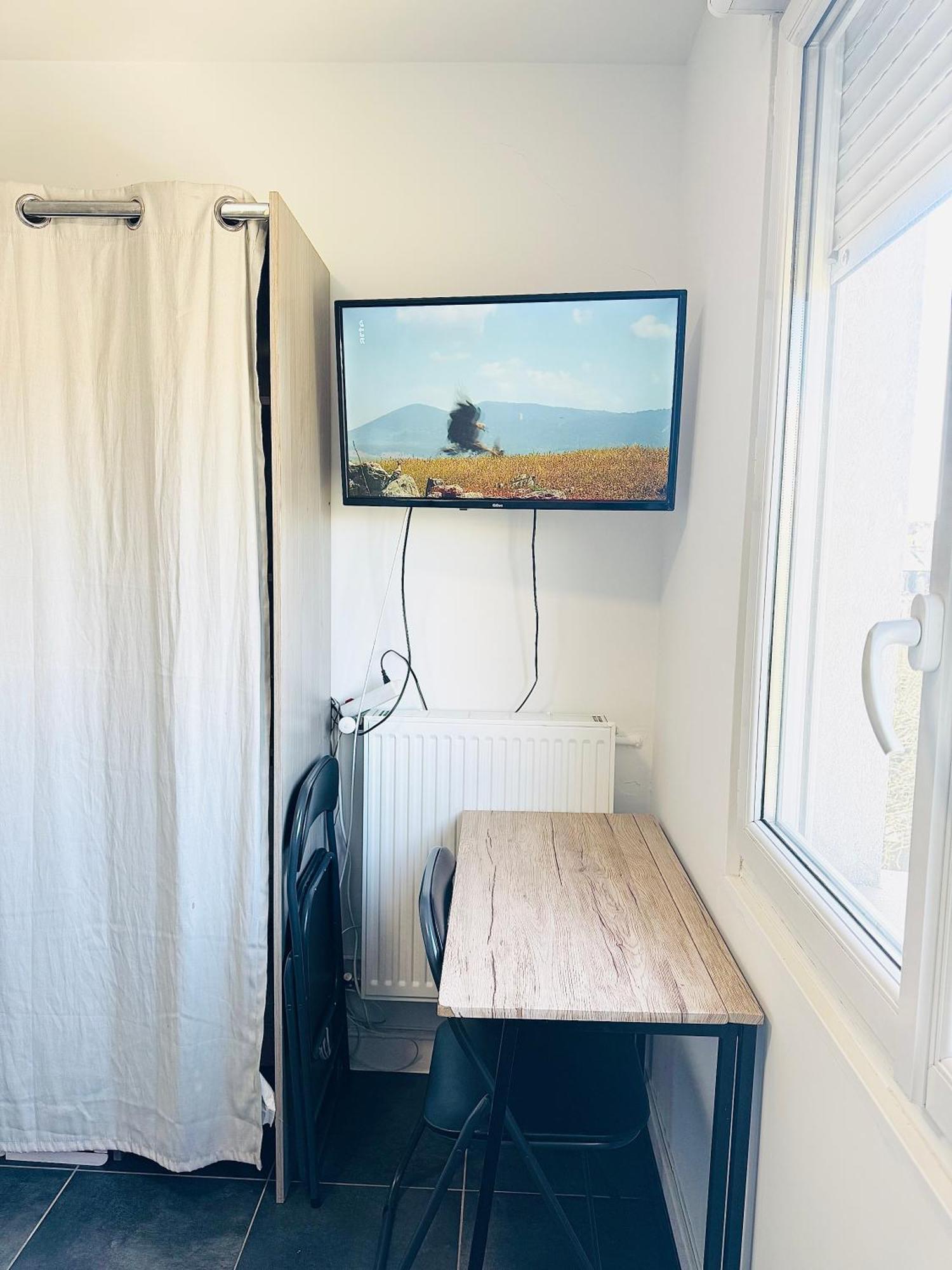 Studio A 300 Metres De La Gare Et 25 Minutes De Paris En Train Melun Ngoại thất bức ảnh