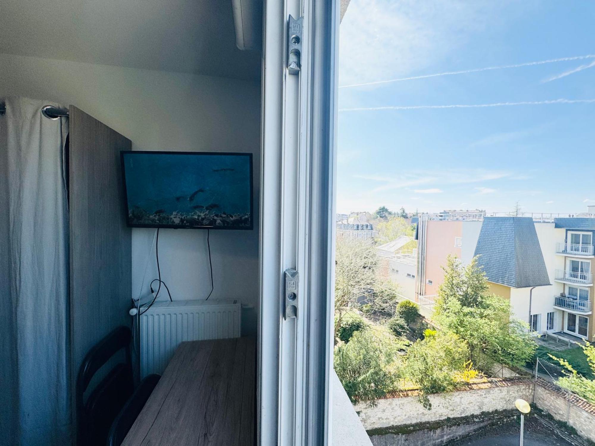 Studio A 300 Metres De La Gare Et 25 Minutes De Paris En Train Melun Ngoại thất bức ảnh