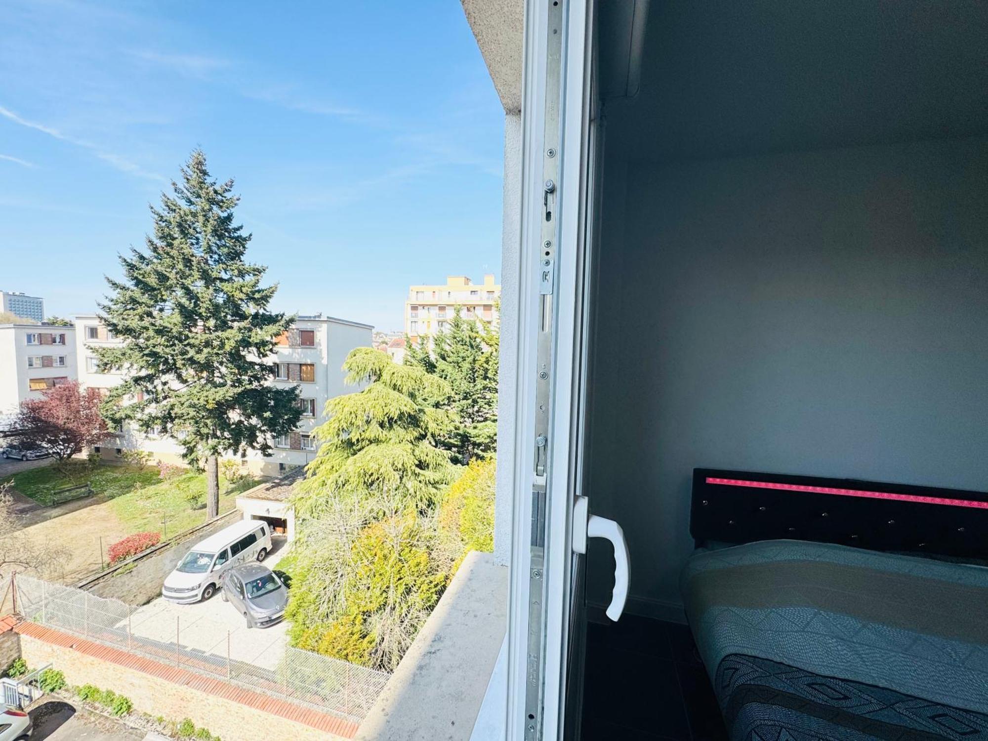 Studio A 300 Metres De La Gare Et 25 Minutes De Paris En Train Melun Ngoại thất bức ảnh