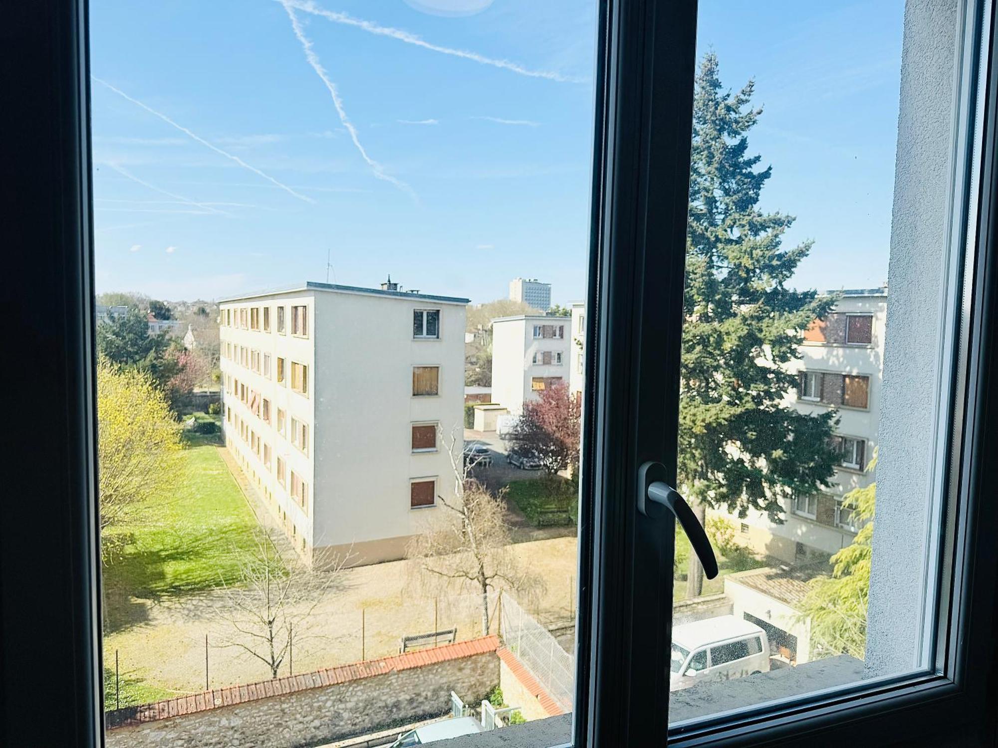 Studio A 300 Metres De La Gare Et 25 Minutes De Paris En Train Melun Ngoại thất bức ảnh